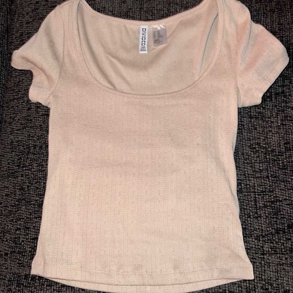 H&M Top. - Picture 3 of 3